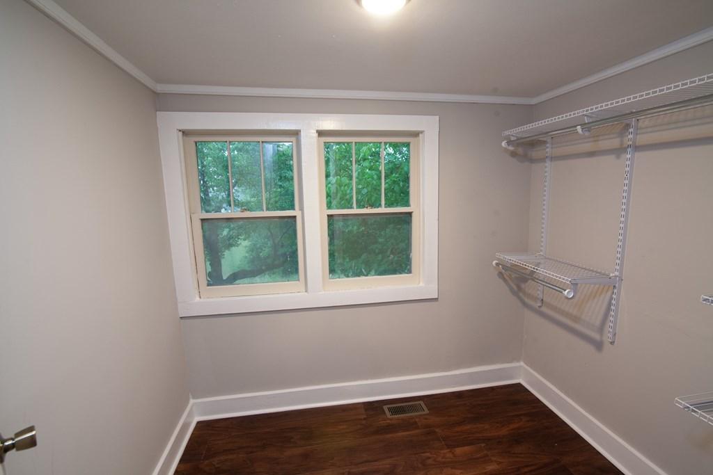2974 Doran Road Sparta, TN 38583 - Photo 10 of 26 Master Closet