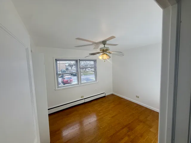 $1,500 | 255 East Oak Street, Unit 8, Addison, IL 60101