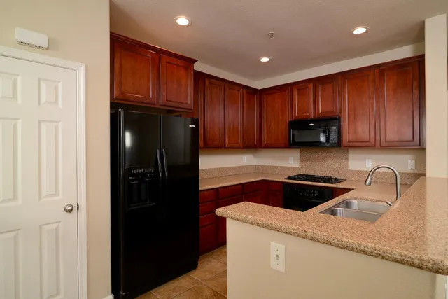 $349,950 | 3301 North Park Drive, Unit 1511, Sacramento, CA 95835