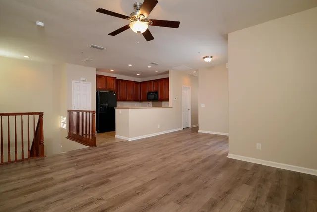 $349,950 | 3301 North Park Drive, Unit 1511, Sacramento, CA 95835