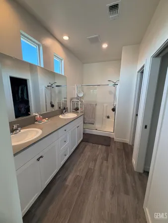 $390,000 | Undisclosed Address, Bakersfield, CA 93307