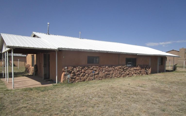 38 County Rd B40A, Ribera, NM 87560