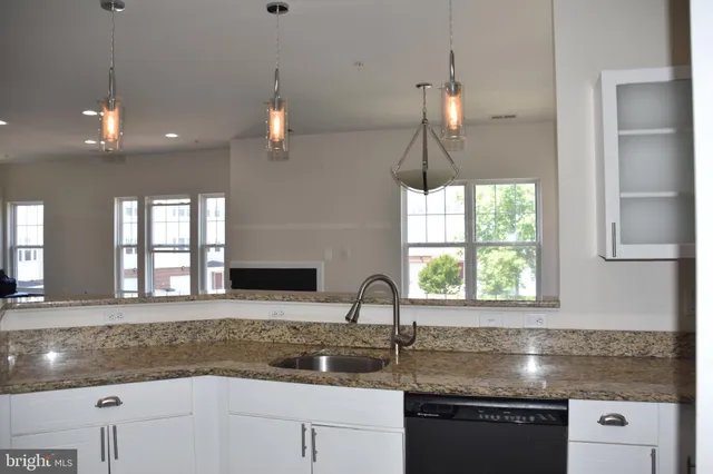 $325,000 | 3032 Bellamy Way, Unit 5, Suitland, MD 20746