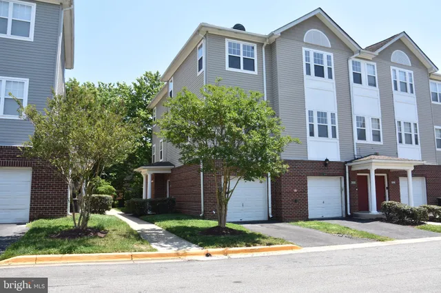 $325,000 | 3032 Bellamy Way, Unit 5, Suitland, MD 20746