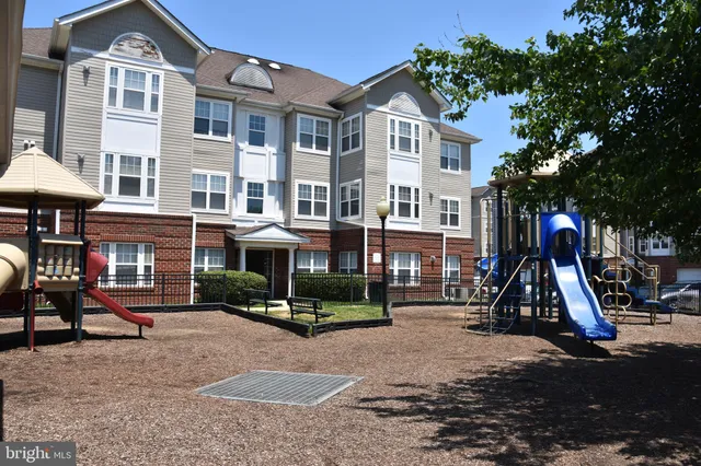 $325,000 | 3032 Bellamy Way, Unit 5, Suitland, MD 20746
