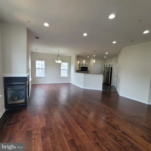 $325,000 | 3032 Bellamy Way, Unit 5, Suitland, MD 20746