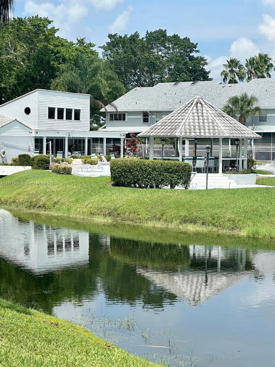 6157 Old Court Road, Unit 225 Boca Raton, FL 33433 - Photo 27 of 27 a aerial view of a house with a yard
