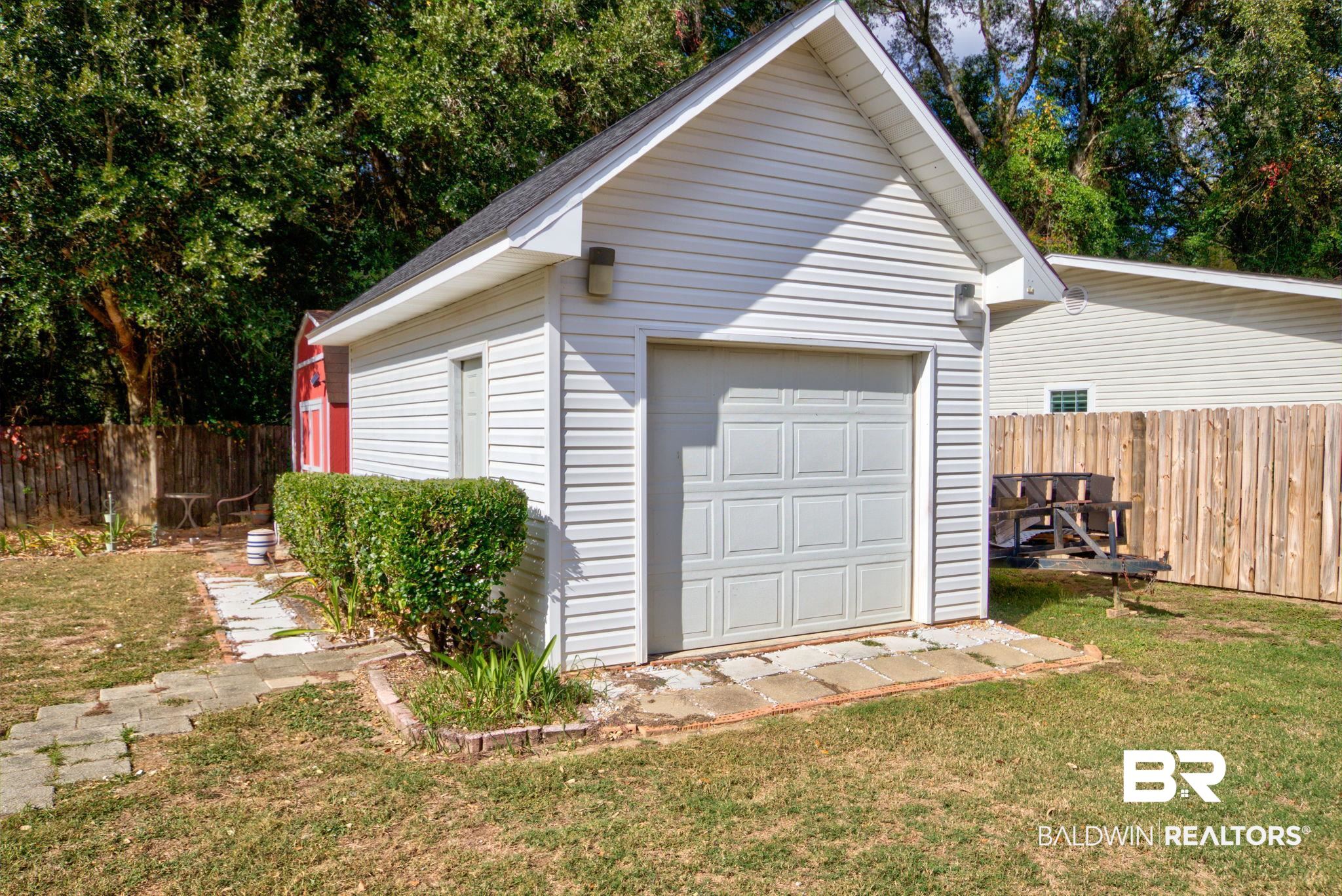 21871 Cedar Lane Silverhill, AL 36576 - Photo 35 of 39 Extra One Car Carage
