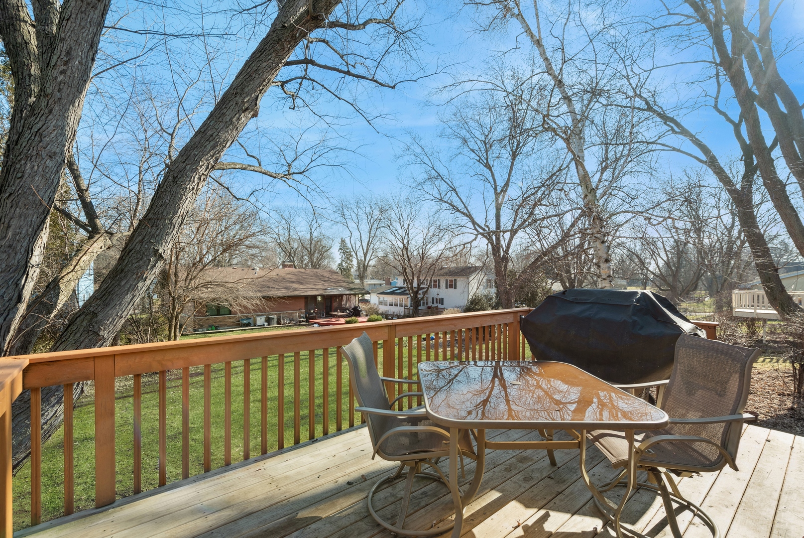 243 South Wulff Street Cary, IL 60013 - Photo 25 of 27 a view of a balcony with chairs