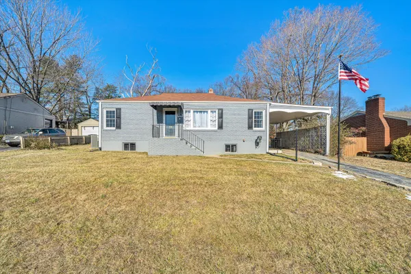 $264,900 | 3633 Martinell Avenue, Roanoke, VA 24018