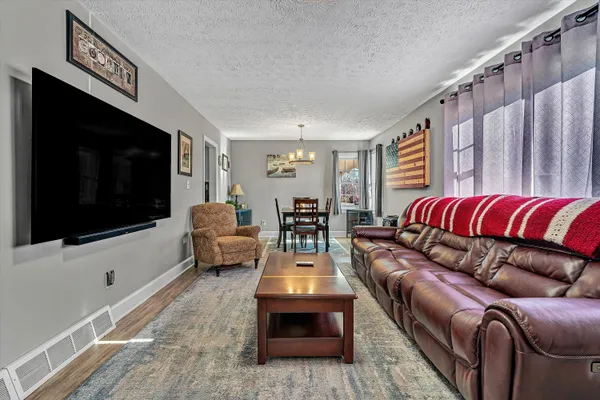 $264,900 | 3633 Martinell Avenue, Roanoke, VA 24018