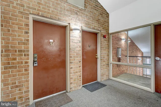 $299,900 | 10208 Bushman Drive, Oakton, VA 22124