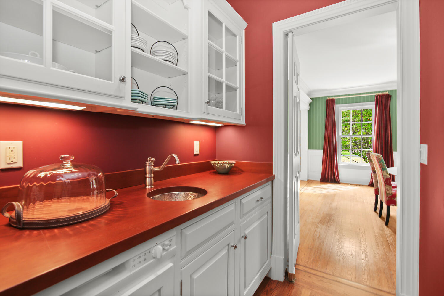 883 Valley Road New Canaan, CT 06840 - Photo 15 of 46 883 Valley Rd New Canaan CT-large-033-03