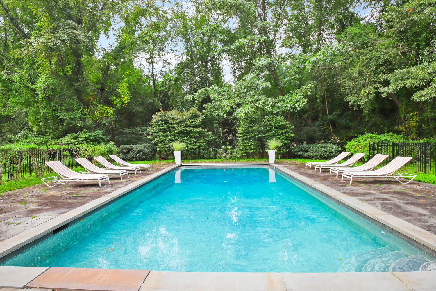 883 Valley Road New Canaan, CT 06840 - Photo 7 of 46 883 Valley Rd New Canaan CT-large-069-00