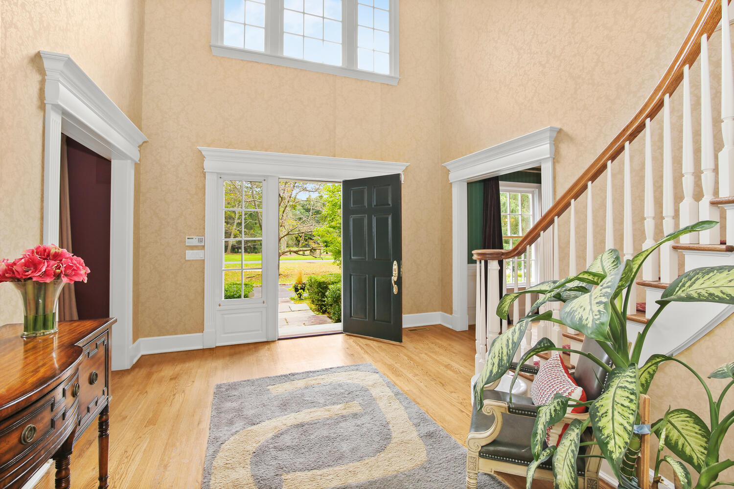883 Valley Road New Canaan, CT 06840 - Photo 9 of 46 883 Valley Rd New Canaan CT-large-004-01