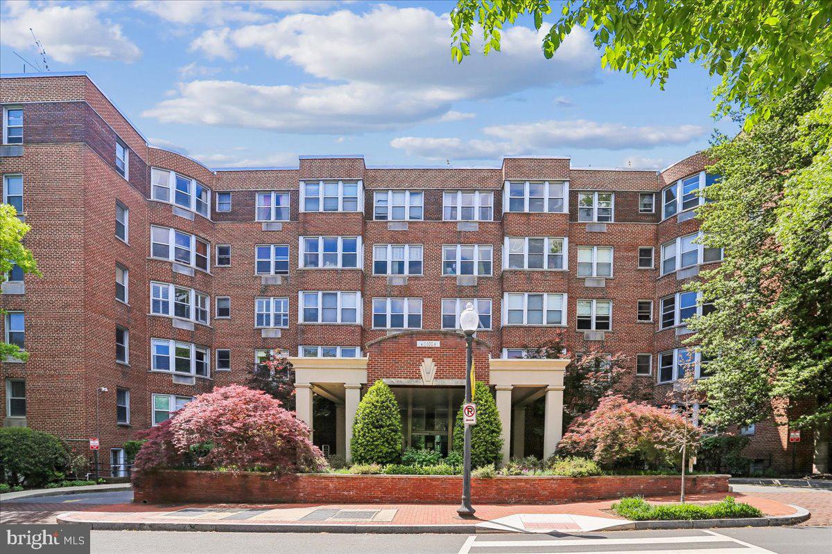 2500 Q Street Northwest, Unit 605 Washington, DC 20007 - Photo 30 of 48 a front view of a building