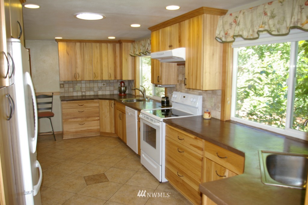 5637 Libby Road Northeast Olympia, WA 98506 - Photo 9 of 24 Gallery Image 9