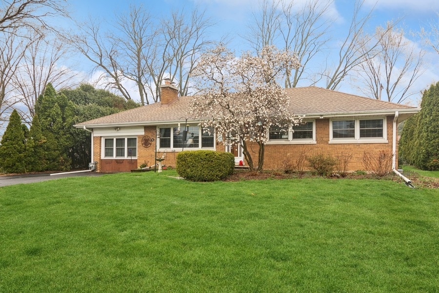16W360 94th Place Burr Ridge, IL 60527 - Photo 1 of 24 Gallery Image 1