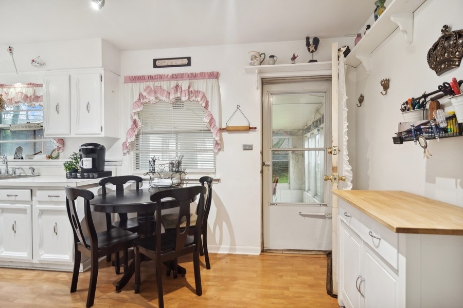16W360 94th Place Burr Ridge, IL 60527 - Photo 8 of 24 Gallery Image 8
