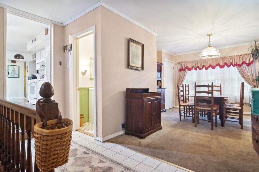16W360 94th Place Burr Ridge, IL 60527 - Photo 10 of 24 Gallery Image 10