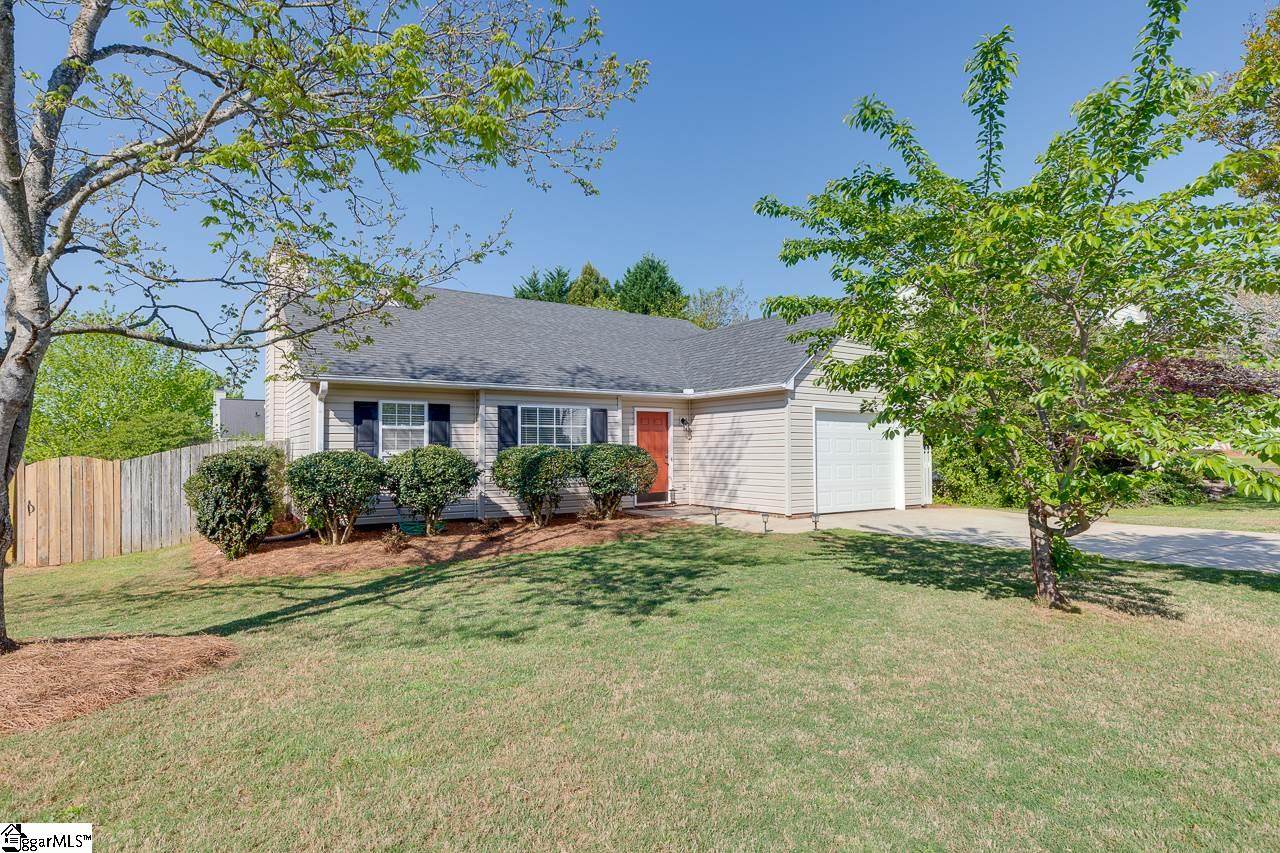 422 Riverside Chase Circle Greer, SC 29650 - Photo 2 of 24
