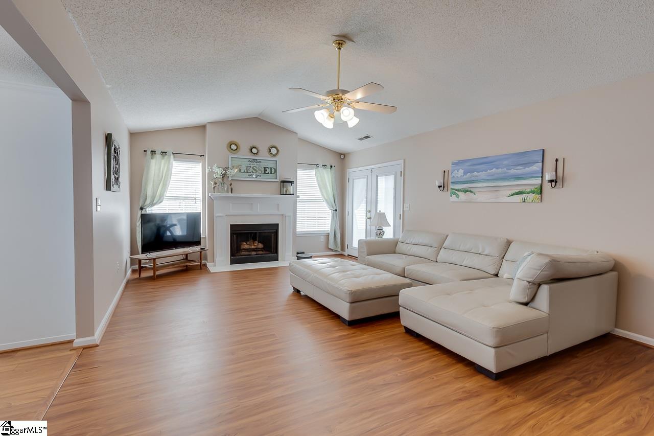 422 Riverside Chase Circle Greer, SC 29650 - Photo 5 of 24