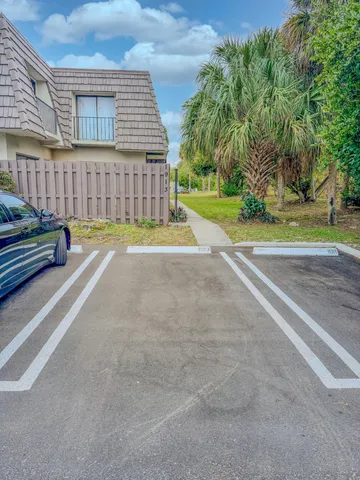 $2,625 | 1913 North Congress Avenue, West Palm Beach, FL 33401