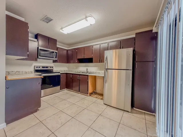 $2,625 | 1913 North Congress Avenue, West Palm Beach, FL 33401