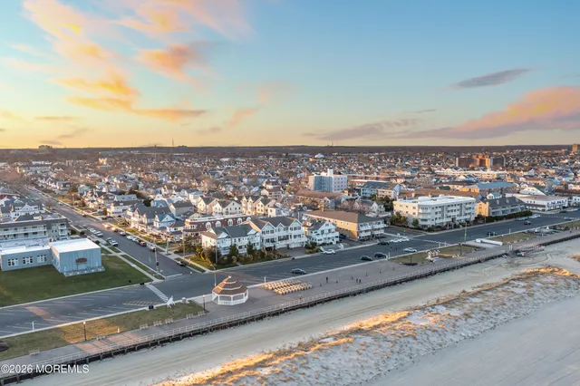 $1,800 | 321 Park Pl Avenue, Unit C, Bradley Beach, NJ 07720