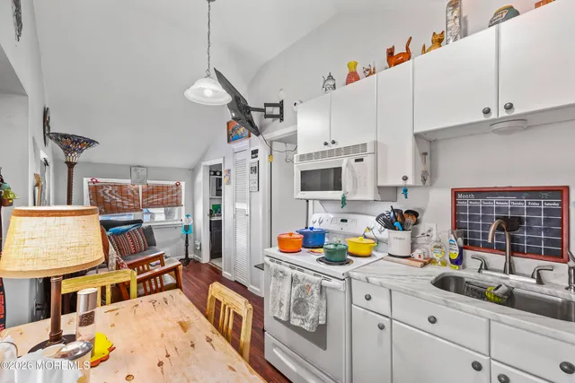 $1,800 | 321 Park Pl Avenue, Unit C, Bradley Beach, NJ 07720