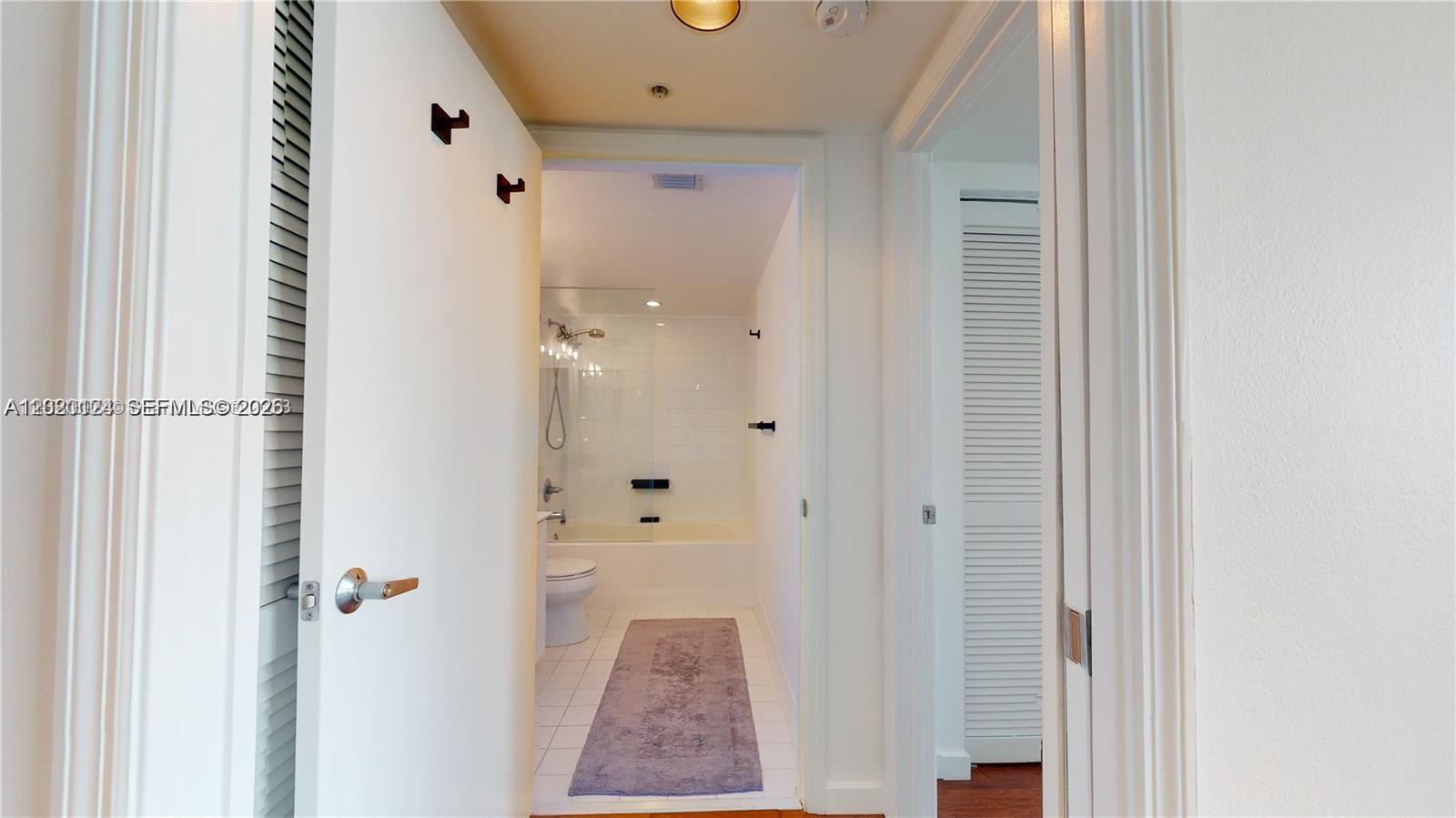 90 Alton Road, Unit 908 Miami Beach, FL 33139 - Photo 12 of 16