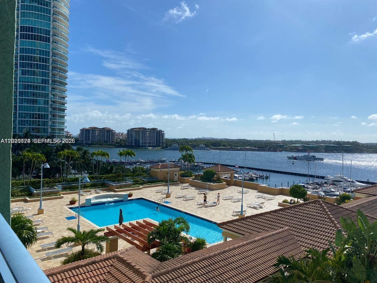 90 Alton Road, Unit 908 Miami Beach, FL 33139 - Photo 13 of 16
