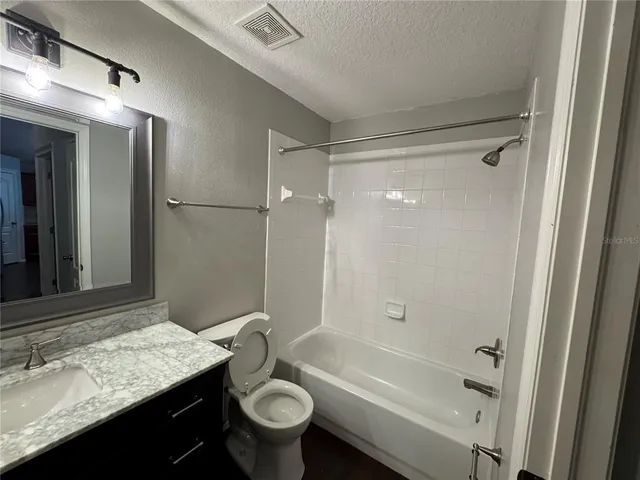 $2,175 | 5722 Tanagerlake Road, Lithia, FL 33547