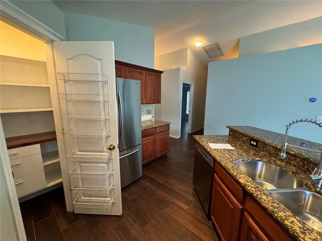 $2,175 | 5722 Tanagerlake Road, Lithia, FL 33547