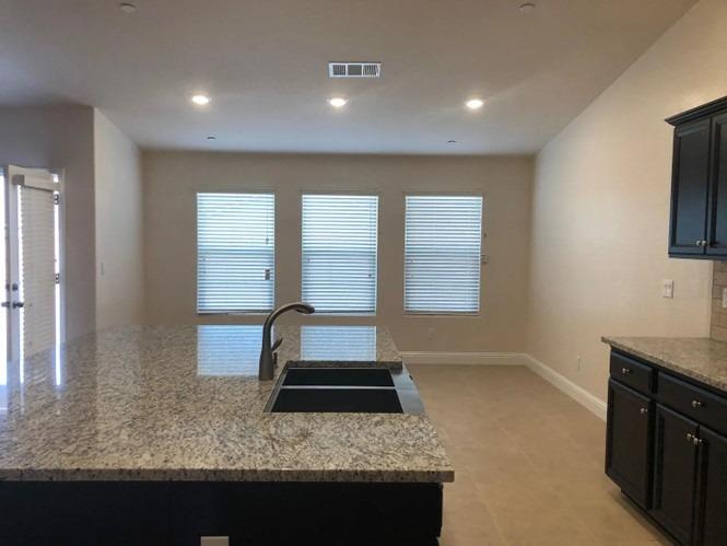 436 Cascade Way Madera, CA 93636 - Photo 4 of 37 Gallery Image 4