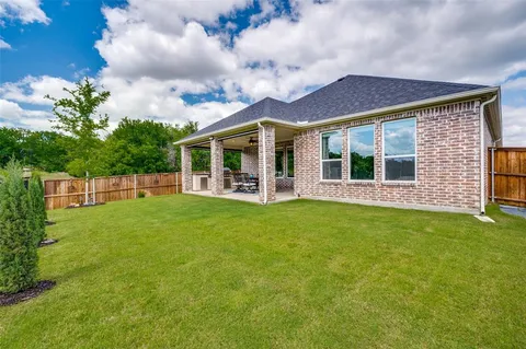 $519,999 | 104 Lakeview Drive, Oak Point, TX 75068