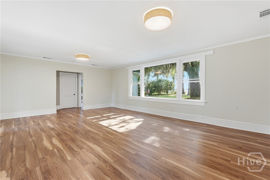 1014 Wilmington Island Road Savannah, GA 31410 - Photo 2 of 58 Living room