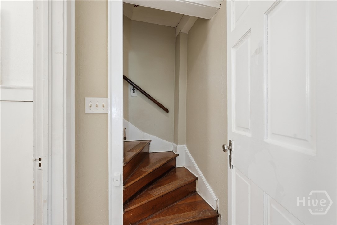 1014 Wilmington Island Road Savannah, GA 31410 - Photo 21 of 58 Stairs