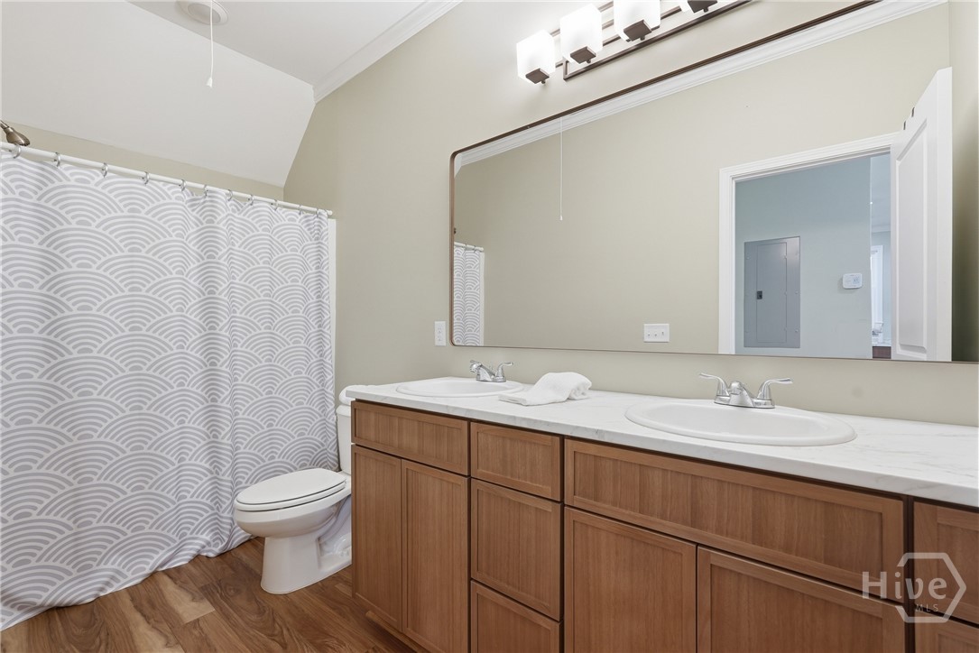 1014 Wilmington Island Road Savannah, GA 31410 - Photo 33 of 58 GARAGE APT BATH