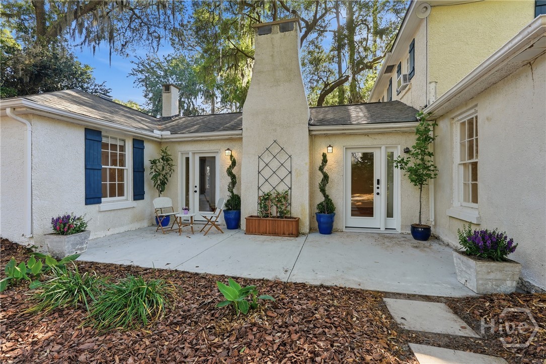 1014 Wilmington Island Road Savannah, GA 31410 - Photo 8 of 58 Front entrance