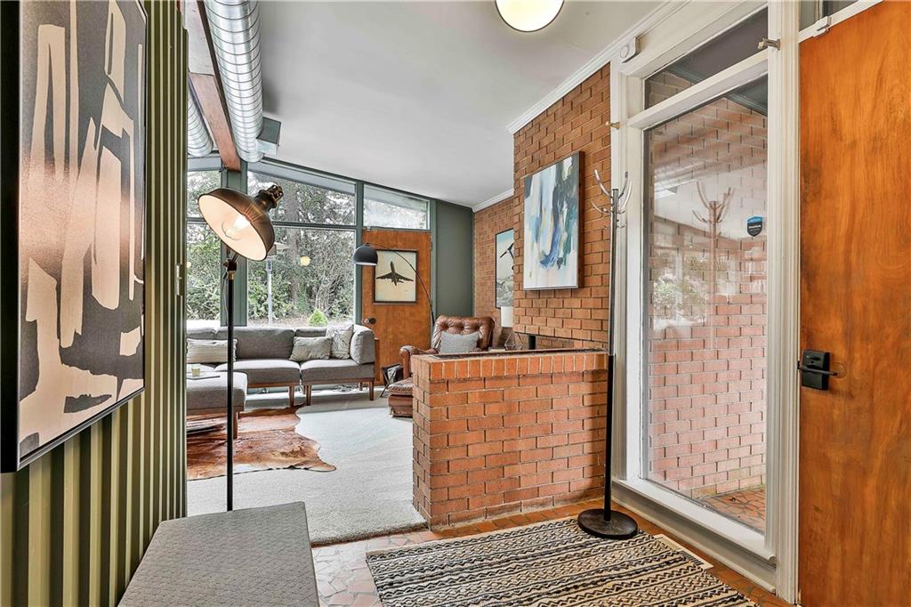 511 East Boyd Road Hogansville, GA 30230 - Photo 4 of 28 a living room with furniture