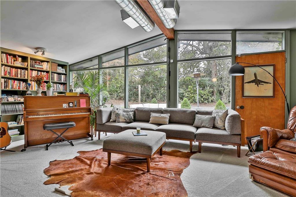 511 East Boyd Road Hogansville, GA 30230 - Photo 5 of 28 a living room with furniture and a window