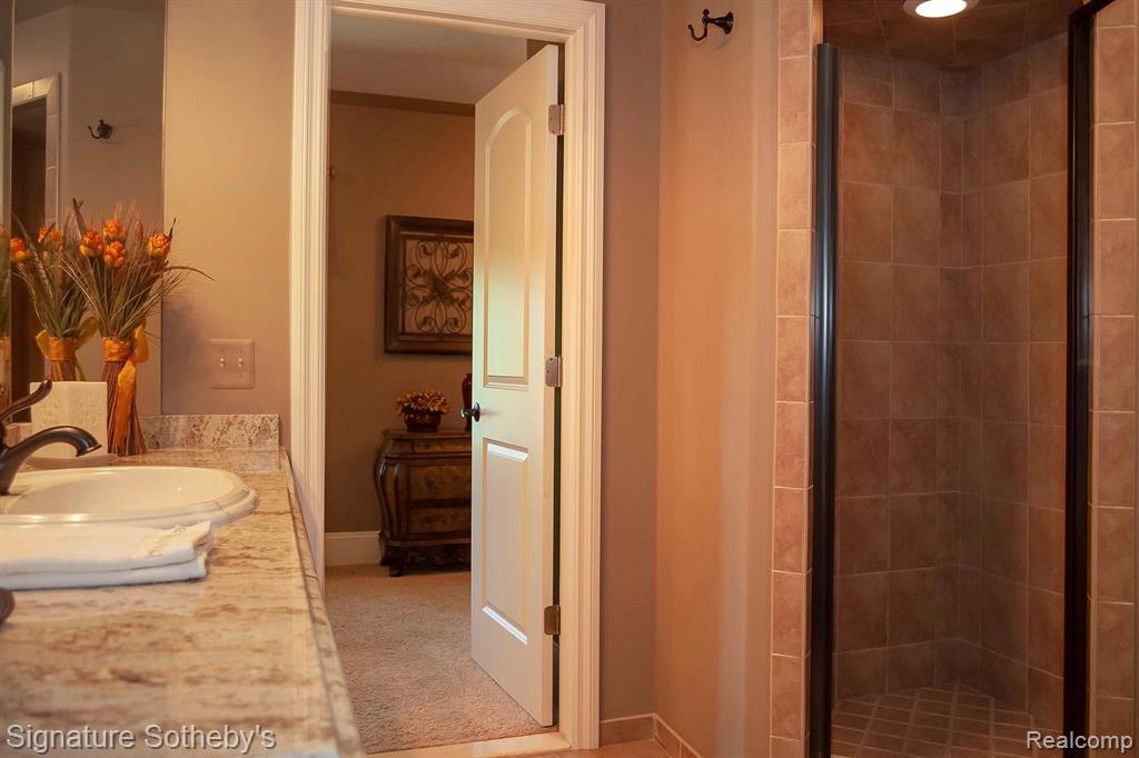 204 Gallogly Road Lake Angelus, MI 48326 - Photo 35 of 85