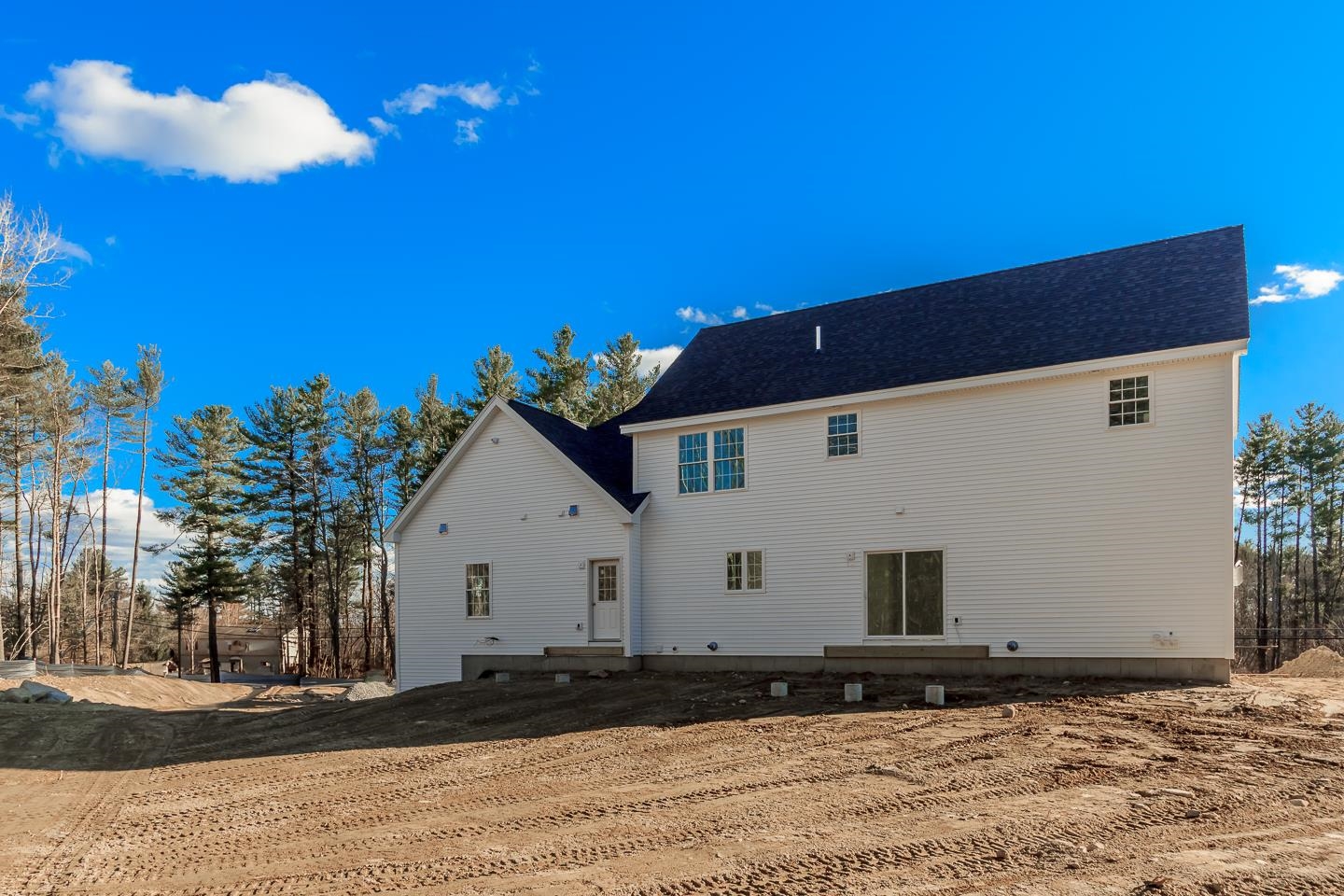 100 Wiley Hill Road Londonderry, NH 03053 - Photo 8 of 15 Gallery Image 8