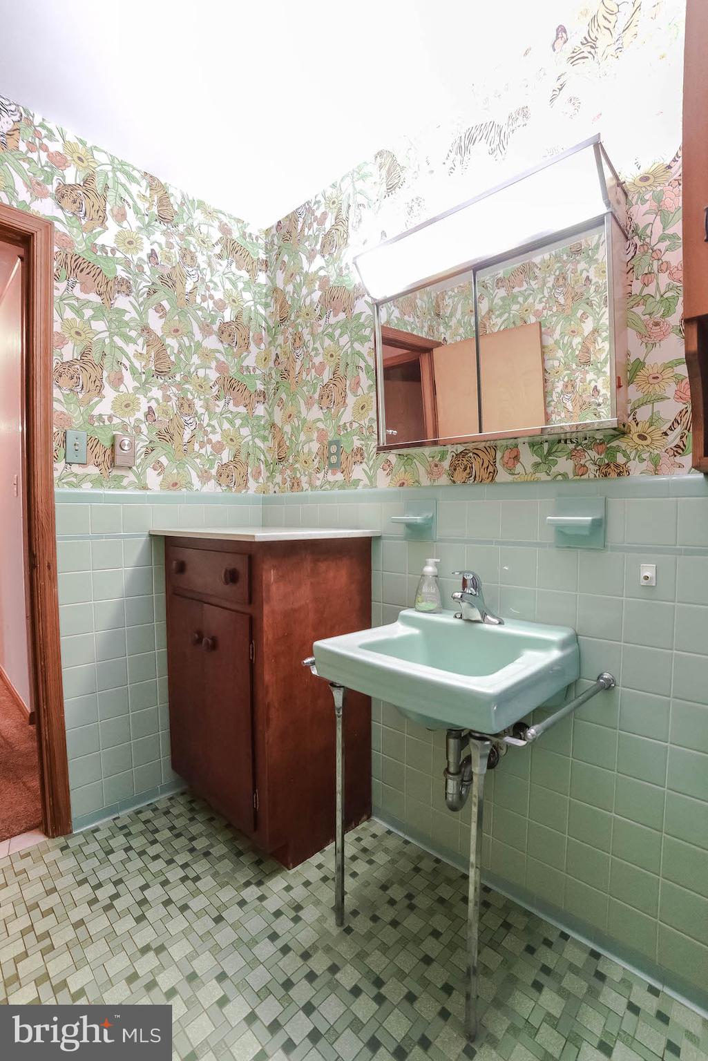 41318 Medleys Neck Road Leonardtown, MD 20650 - Photo 22 of 41 Bathroom #1