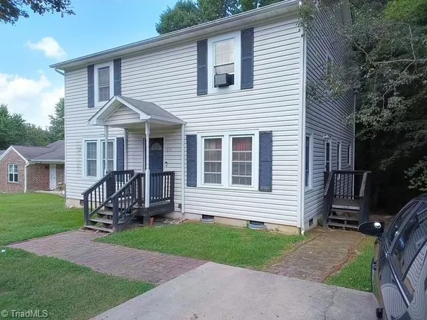 $199,900 | 814 Pine Cir Drive, High Point, NC 27265