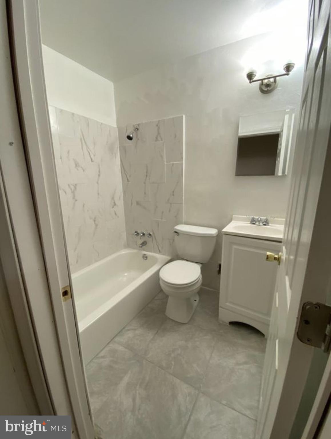1119 Gleneagle Road Baltimore, MD 21239 - Photo 5 of 15 Unit 1 Bathroom