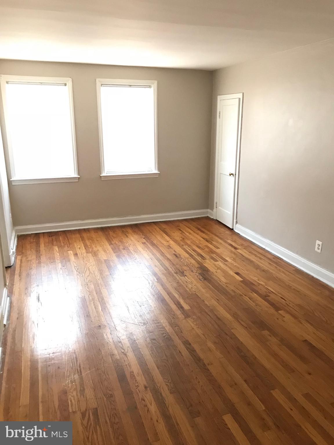 1119 Gleneagle Road Baltimore, MD 21239 - Photo 8 of 15 Unit 2 Living Room