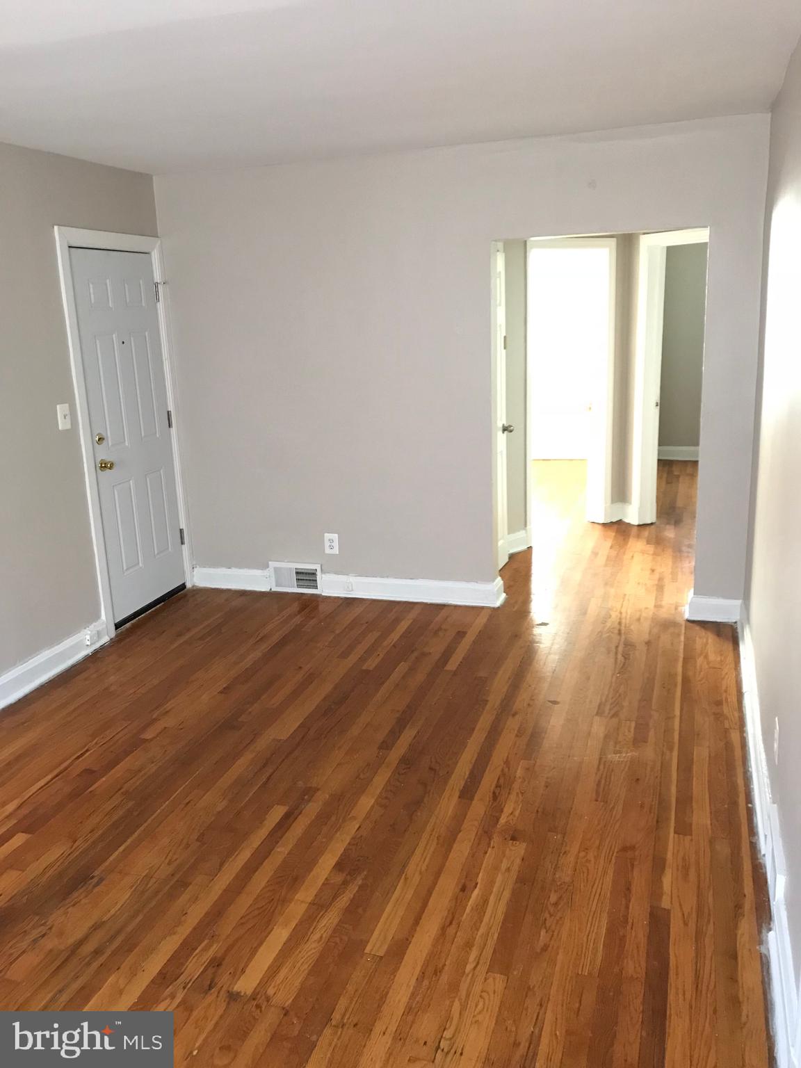 1119 Gleneagle Road Baltimore, MD 21239 - Photo 9 of 15 Unit 2 Living Room