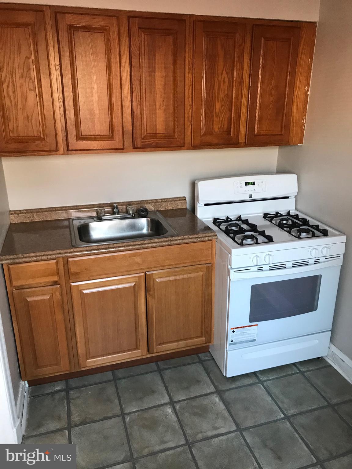 1119 Gleneagle Road Baltimore, MD 21239 - Photo 10 of 15 Unit 2 Kitchen